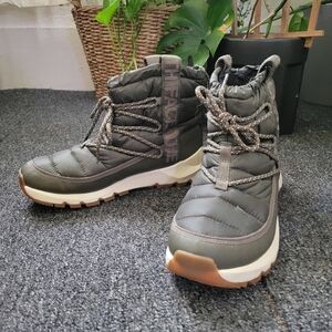 North Face Womens US9 EU40 Olive Thermoball Waterproof Boots